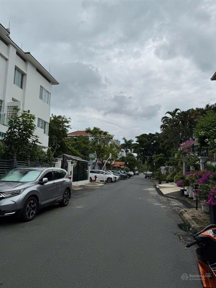 Cho thuê biệt thự song lập khu mỹ hưng, phú mỹ hưng, 180,5m2(9,5 x 19m)cạnh công viên hồ bán nguyệt