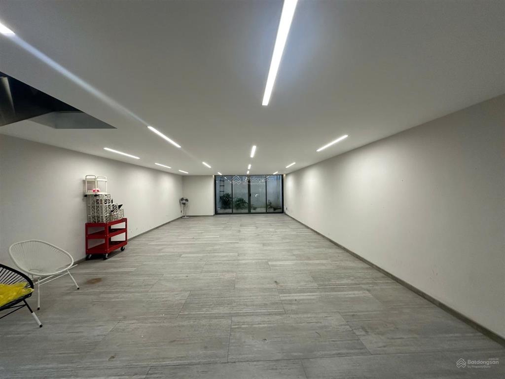 Cho thuê nhà phố phú mỹ hưng, đường số 10, khu nam quang 1, sát bên đường nguyễn đức cảnh, nhà đẹp