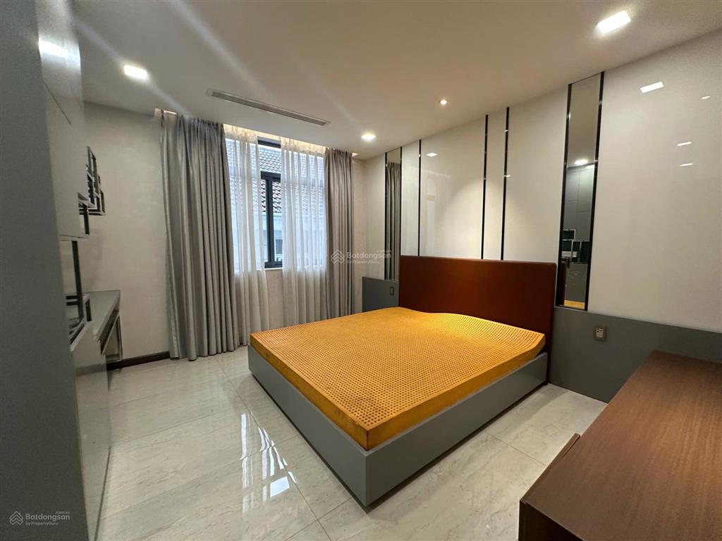 Cho thuê nhà phố phú mỹ hưng, đường số 10, khu nam quang 1, sát bên đường nguyễn đức cảnh, nhà đẹp