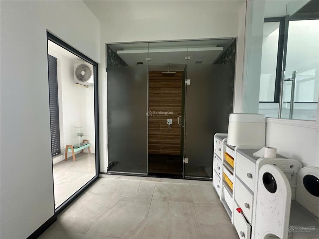 Cho thuê nhà phố phú mỹ hưng, đường số 10, khu nam quang 1, sát bên đường nguyễn đức cảnh, nhà đẹp