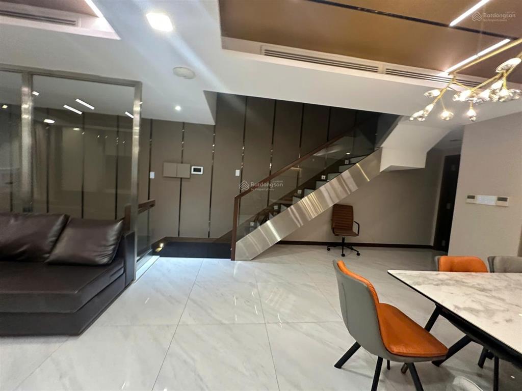 Cho thuê nhà phố phú mỹ hưng, đường số 10, khu nam quang 1, sát bên đường nguyễn đức cảnh, nhà đẹp