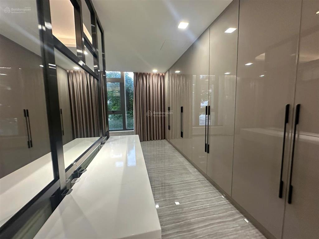 Cho thuê nhà phố phú mỹ hưng, đường số 10, khu nam quang 1, sát bên đường nguyễn đức cảnh, nhà đẹp