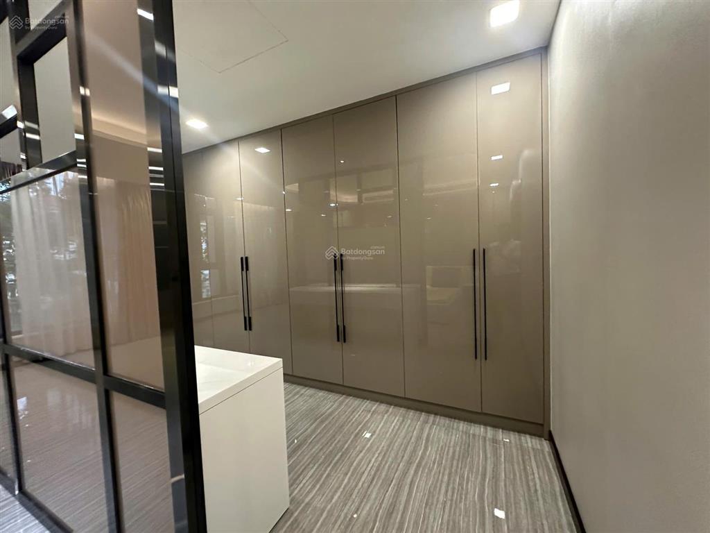 Cho thuê nhà phố phú mỹ hưng, đường số 10, khu nam quang 1, sát bên đường nguyễn đức cảnh, nhà đẹp