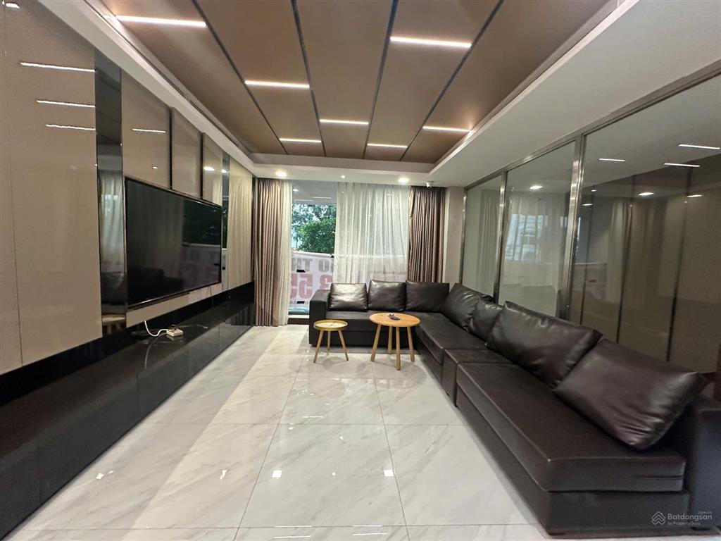 Cho thuê nhà phố phú mỹ hưng, đường số 10, khu nam quang 1, sát bên đường nguyễn đức cảnh, nhà đẹp