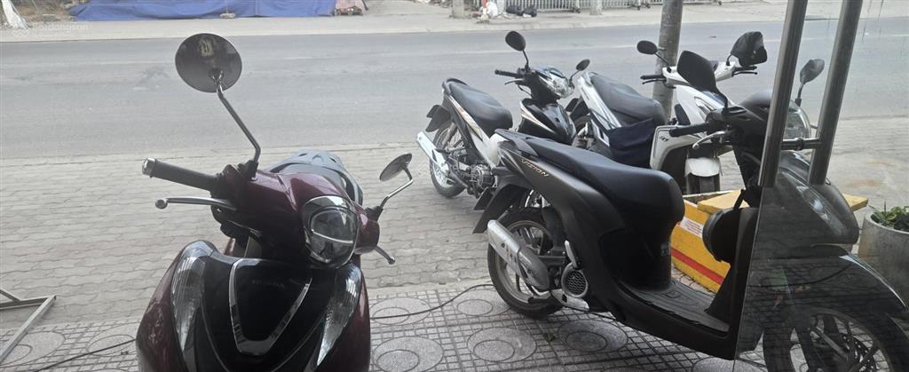 Sang quán phở đầy đủ đồ nghề vào là kinh doanh luon giá thuế 12 triệu/1 tháng giá sang 70 triệu