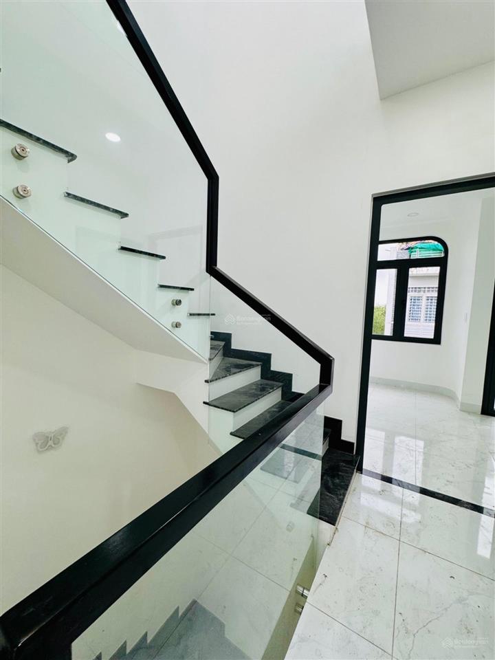 Nhà 3 tầng mới đẹp 50m2 hxh trường lưu q9 5,3 tỷ
