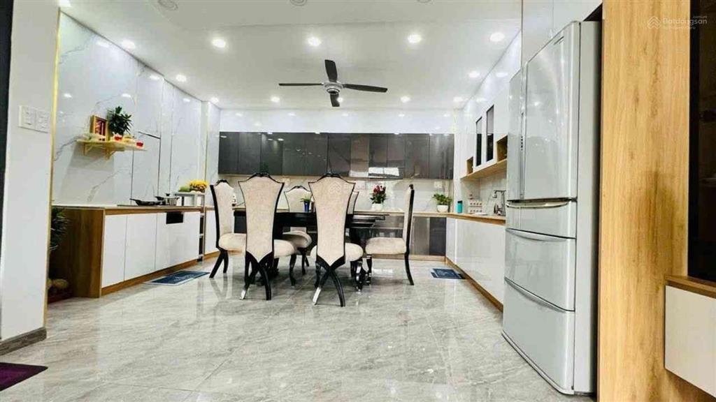 Không có căn thứ 2, nhà đẹp 4 tầng full nội thất 264m2 sàn hxh trung tâm lê văn thịnh q2
