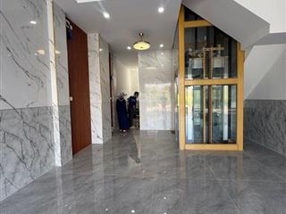 Nhà 4 tầng thang máy 80m2 khu vip bờ sông trung tâm q2 18,5 tỷ