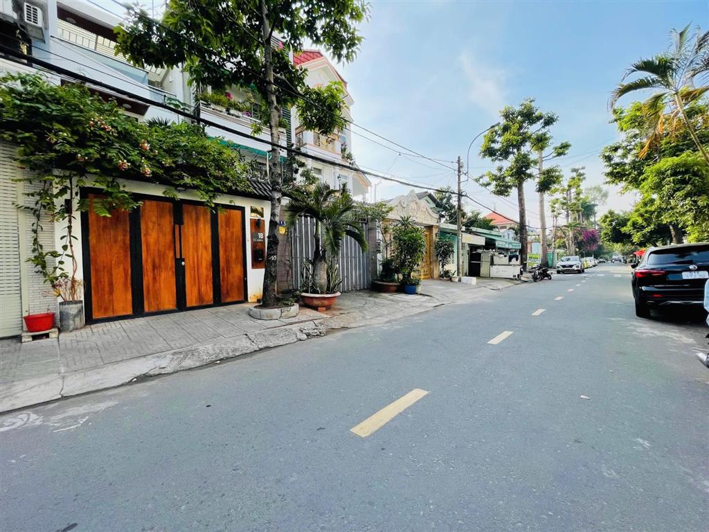 Nhà mới 3 tầng mặt tiền tú xương khu kiến thiết, bàn cờ đẹp