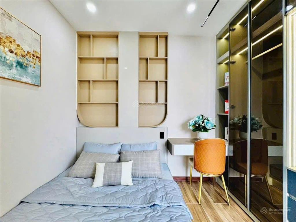 Căn góc hai mặt tiền 4 lầu hxh có thang máy nguyễn tư giản p12 dt 6.9x15m, giá 10.8 tỷ