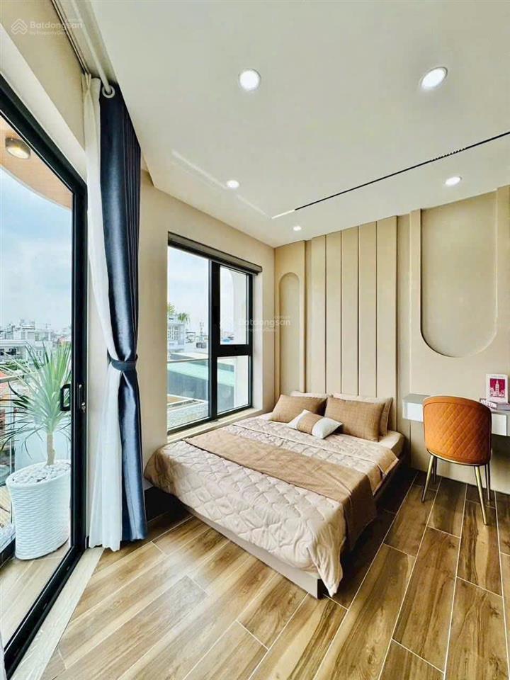 Căn góc hai mặt tiền 4 lầu hxh có thang máy nguyễn tư giản p12 dt 6.9x15m, giá 10.8 tỷ