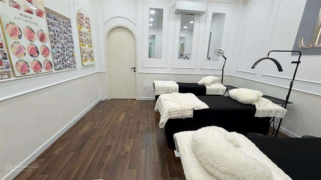 Bán nhà 3 tầng có sẵn dòng tiền thu nhập 40  50tr/th phạm văn chiêu p8 dt 4,4x23m giá 10.95 tỷ tl