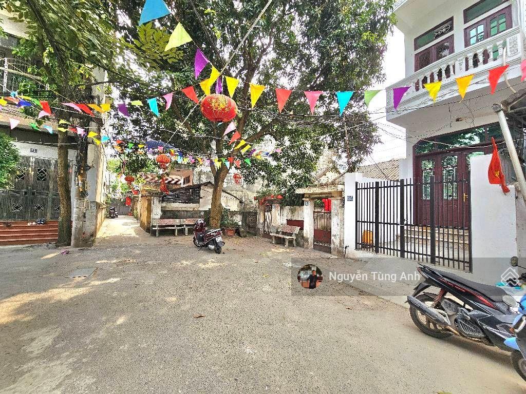 Nhà đức giang 62/70m2, mt 3.2m, 3 tầng, ô tô tránh, giá 14.8 tỷ