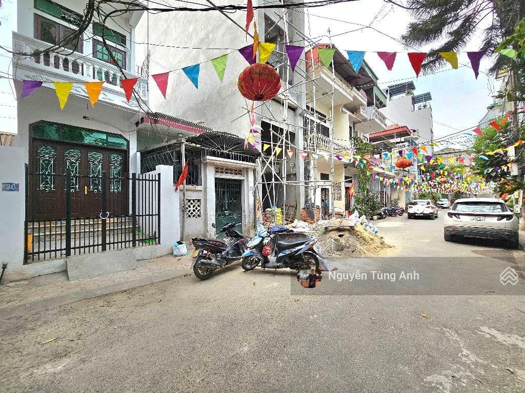 Nhà đức giang 62/70m2, mt 3.2m, 3 tầng, ô tô tránh, giá 14.8 tỷ