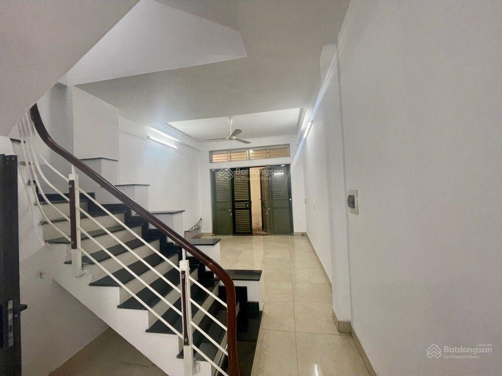 Nhà 43.8m ô cách, việt hưng mặt tiền 4m 3 tầng giá 7.5 tỷ