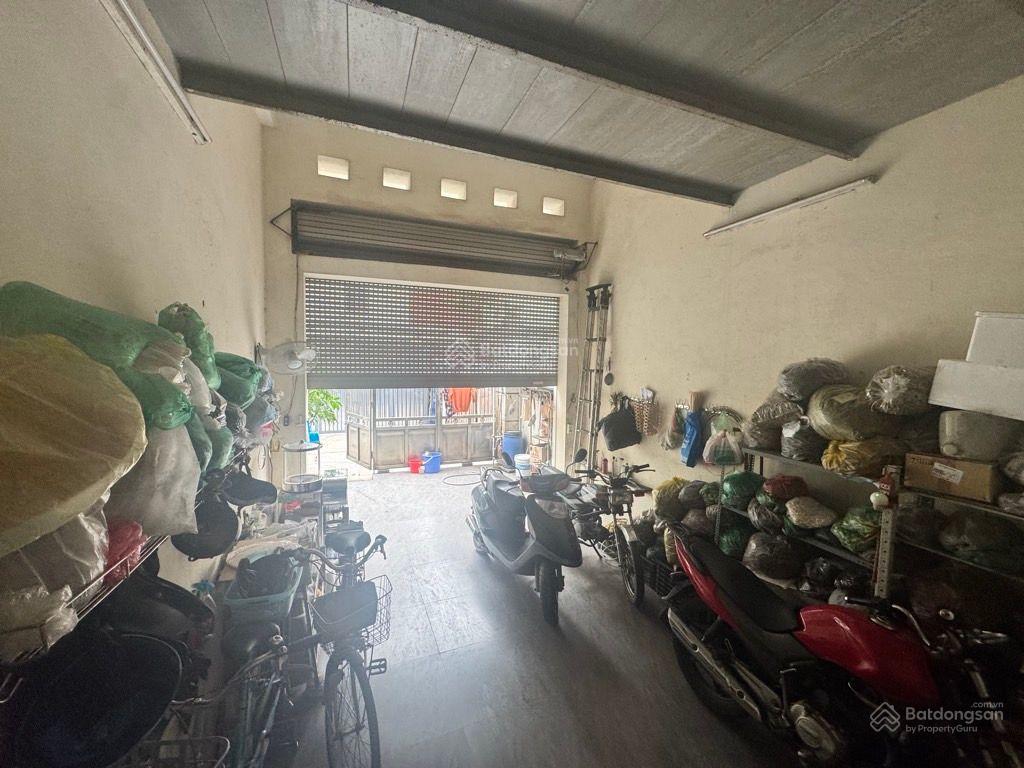 Bán nhà 140m trường lâm, mt 8.5m, 3.5 tầng, giá 21 tỷ lô góc, chia 2 lô, kinh doanh