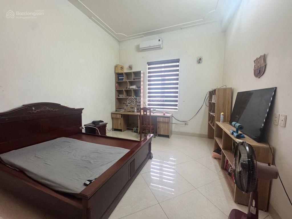 Bán nhà 140m trường lâm, mt 8.5m, 3.5 tầng, giá 21 tỷ lô góc, chia 2 lô, kinh doanh