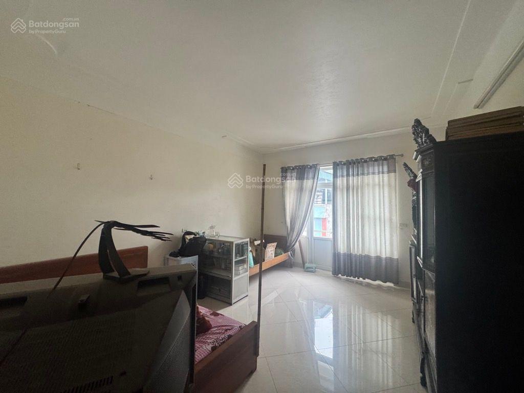 Bán nhà 140m trường lâm, mt 8.5m, 3.5 tầng, giá 21 tỷ lô góc, chia 2 lô, kinh doanh