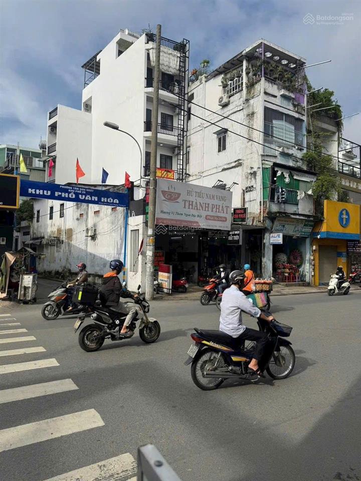Góc 2mt 1075 cách mạng tháng tám giá 18,5 tỷ ngân hàng định giá 20 tỷ vị trí đẹp kinh doanh