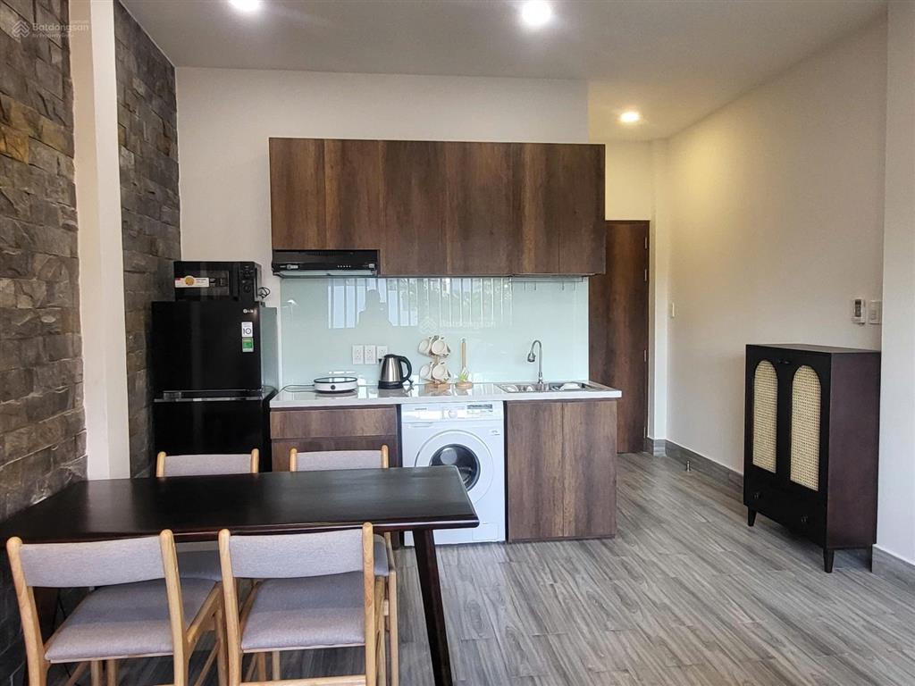 Cho thuê căn hộ nhiều ánh sáng  full nội thất gỗ  ít chi phí  kế bên sala, bason, thủ thiêm