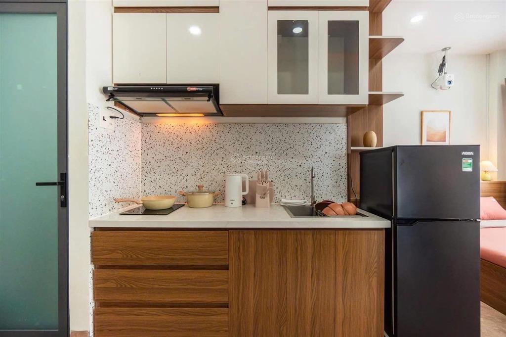 Trống sẵn căn studio ngập tràn ánh sáng gần ngay cầu sài gòn