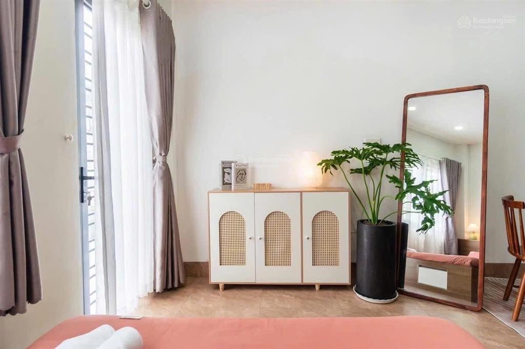 Trống sẵn căn studio ngập tràn ánh sáng gần ngay cầu sài gòn