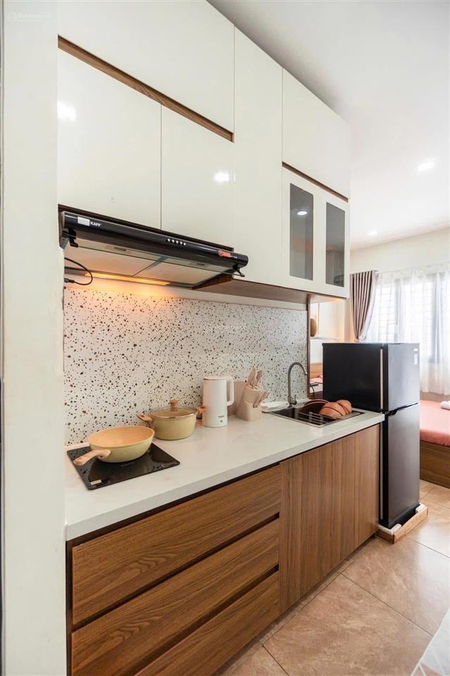 Trống sẵn căn studio ngập tràn ánh sáng gần ngay cầu sài gòn