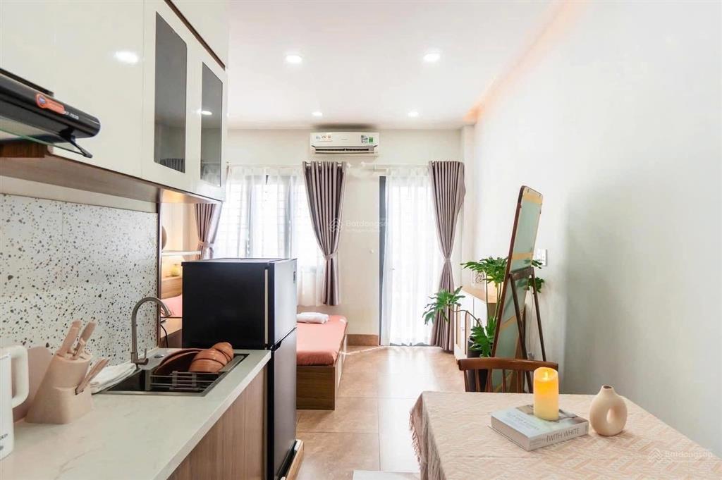 Trống sẵn căn studio ngập tràn ánh sáng gần ngay cầu sài gòn