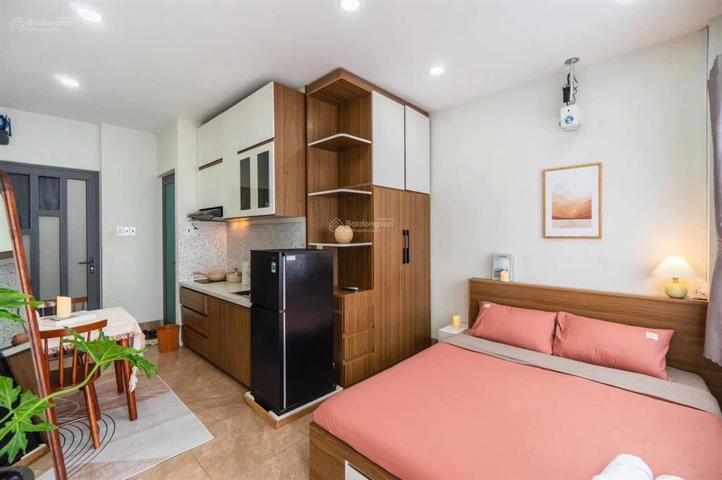 Trống sẵn căn studio ngập tràn ánh sáng gần ngay cầu sài gòn