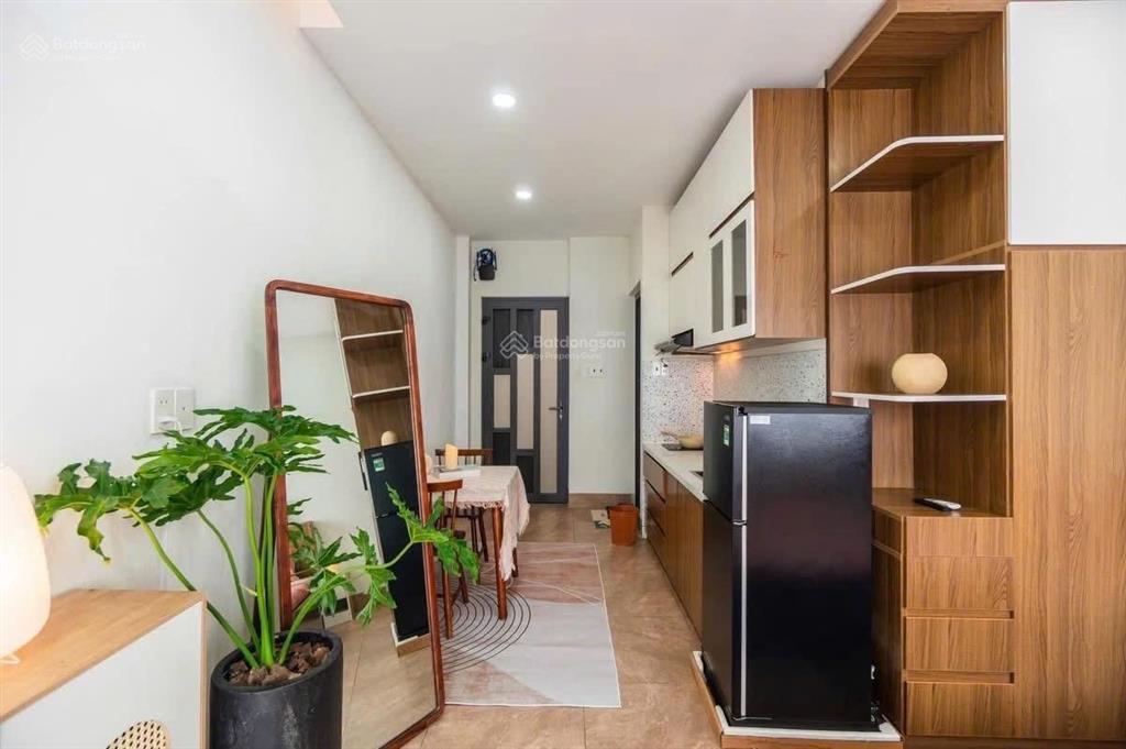 Trống sẵn căn studio ngập tràn ánh sáng gần ngay cầu sài gòn