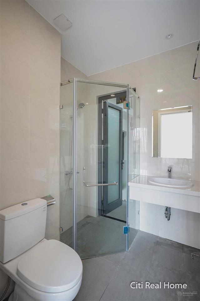 Cho thuê căn studio đầy đủ tiện nghi  ban công to  có chỗ đậu ô tô