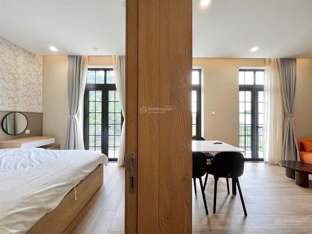 Cho thuê căn hộ dịch vụ cao cấp  nhiều ánh sáng  thiết kế hiện đại