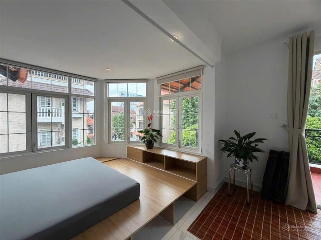 Căn hộ cao cấp trần não, thiết kế tối giản, nhiều ánh sáng, đầy đủ tiện nghi