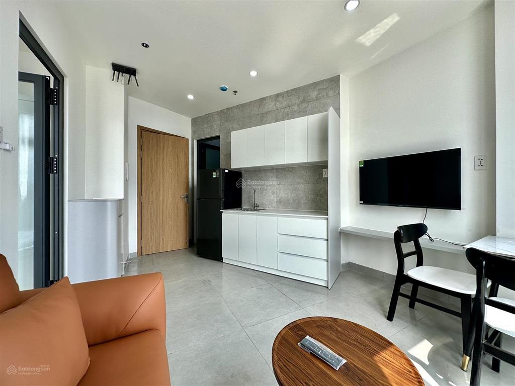 Căn hộ tách bếp thiết kế 1pn  full nội thất đẹp  thuận tiện di chuyển ra hàng xanh