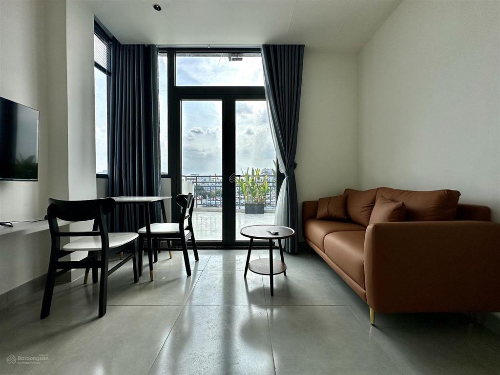 Căn hộ tách bếp thiết kế 1pn  full nội thất đẹp  thuận tiện di chuyển ra hàng xanh