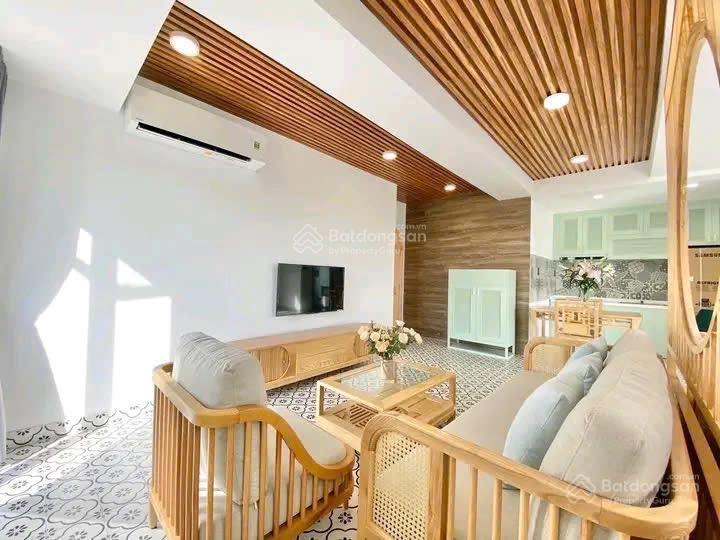 Căn hộ dịch vụ cao cấp tone màu sáng  bao phí  khu biệt thự an ninh cao  có chỗ đậu ô tô