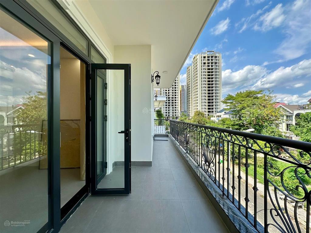Căn hộ cao cấp ngay khu biệt thự kế đảo kim cương  sala cho nuôi pet  có bảo vệ nội khu