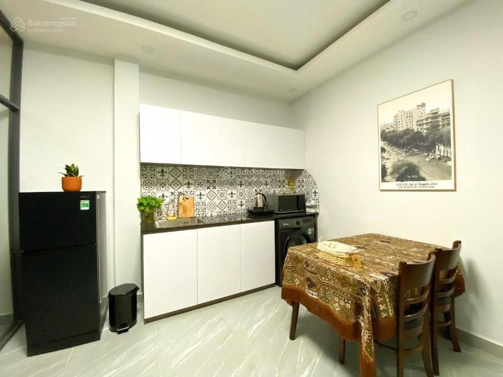 Hàng hiếm ngay chân cầu sài gòn  trang bị nhiều nội thất  thoáng mát