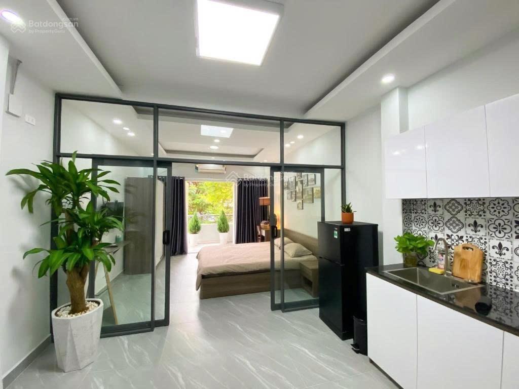 Hàng hiếm ngay chân cầu sài gòn  trang bị nhiều nội thất  thoáng mát