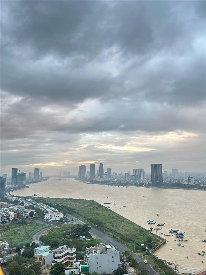 Chính chủ bán rẻ căn hộ 1 pn  full nội thất  view trực diện sông hàn, pháo hoa. dòng tiền 12tr/th