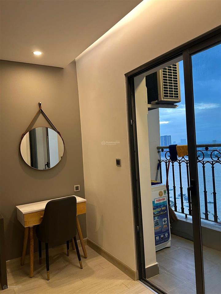 Chính chủ bán rẻ căn hộ 1 pn  full nội thất  view trực diện sông hàn, pháo hoa. dòng tiền 12tr/th