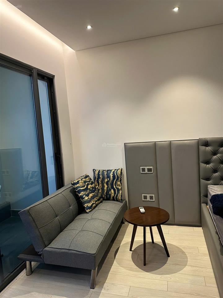 Chính chủ bán rẻ căn hộ 1 pn  full nội thất  view trực diện sông hàn, pháo hoa. dòng tiền 12tr/th