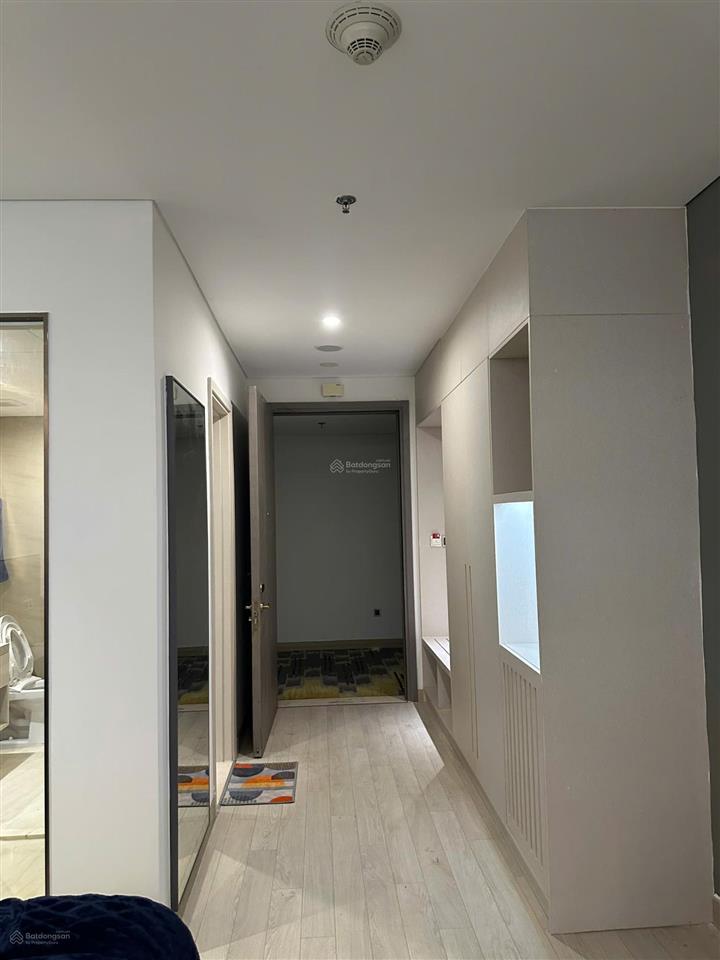 Chính chủ bán rẻ căn hộ 1 pn  full nội thất  view trực diện sông hàn, pháo hoa. dòng tiền 12tr/th
