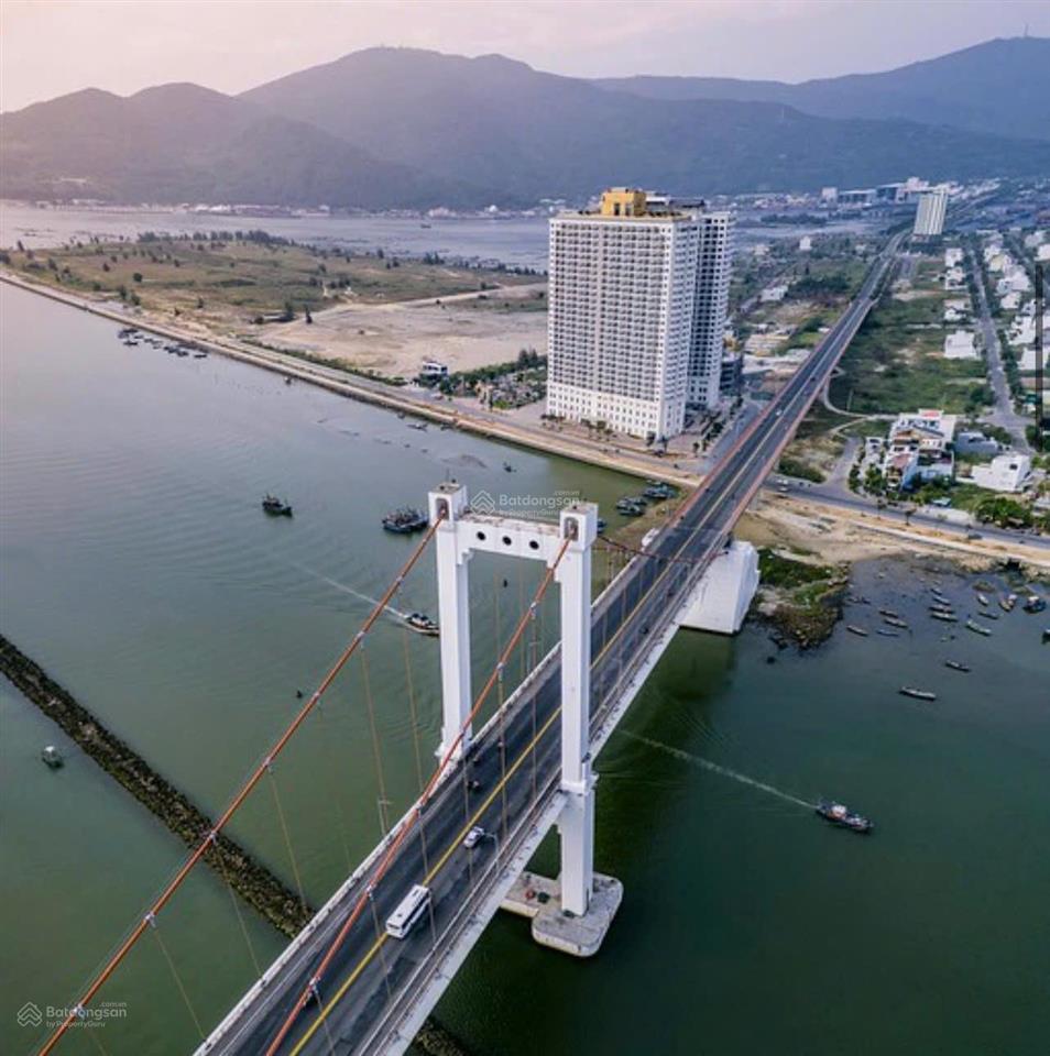 Chính chủ bán rẻ căn hộ 1 pn  full nội thất  view trực diện sông hàn, pháo hoa. dòng tiền 12tr/th