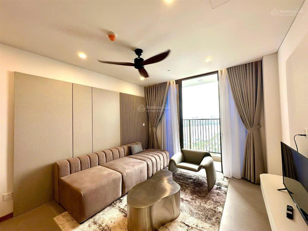 Chính chủ bán căn hộ 2pn  70m2  đã ra sổ lâu dài  view pháo hoa sông hàn  cho thuê 28 tr/ tháng