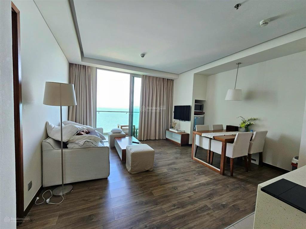 Chính chủ bán căn hộ studio 45m2  view biển mỹ khê  dòng tiền cho thuê 23 tr/ đêm! nhận nhà ngay