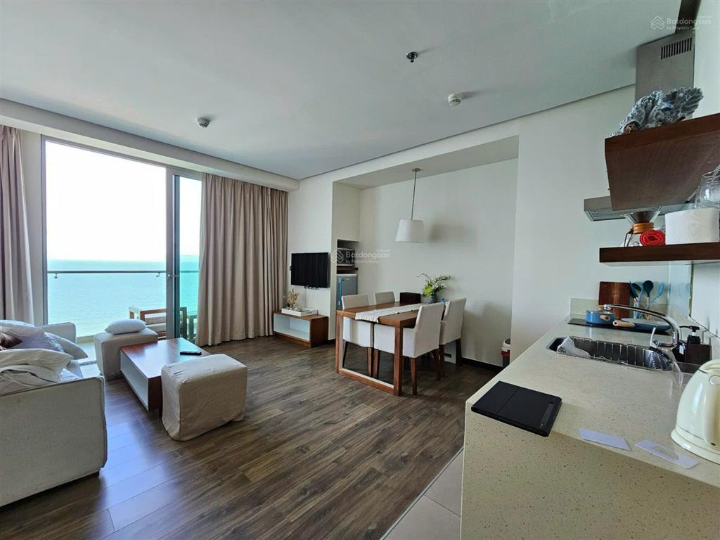 Chính chủ bán căn hộ studio 45m2  view biển mỹ khê  dòng tiền cho thuê 23 tr/ đêm! nhận nhà ngay