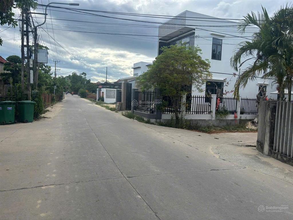 Đất 2 mặt tiền phù hợp xây nhà vườn  kinh doanh. sẵn sổ giao dịch ngay, giá thương lượng nhanh