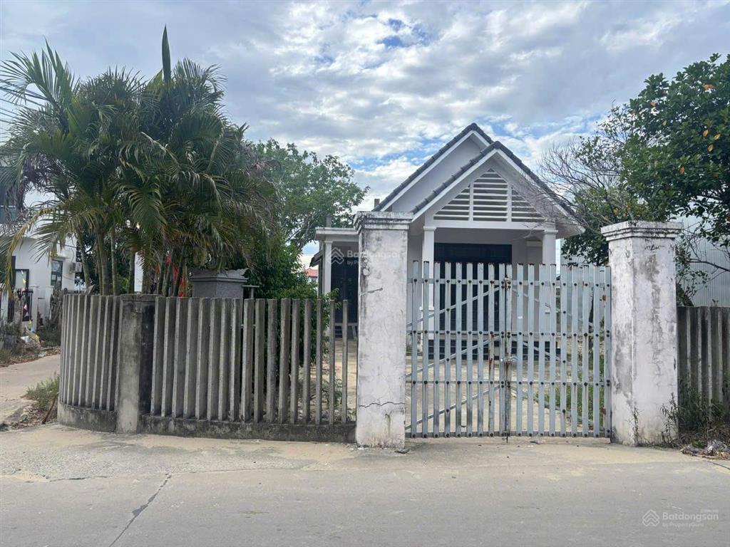 Đất 2 mặt tiền phù hợp xây nhà vườn  kinh doanh. sẵn sổ giao dịch ngay, giá thương lượng nhanh