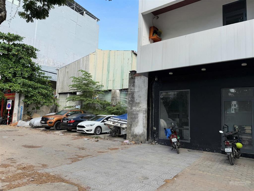 Hàng ngộp  bán nhanh cặp 305m2  phù hợp kinh doanh hotel, căn hộ. mặt tiền biển nguyễn tất thành